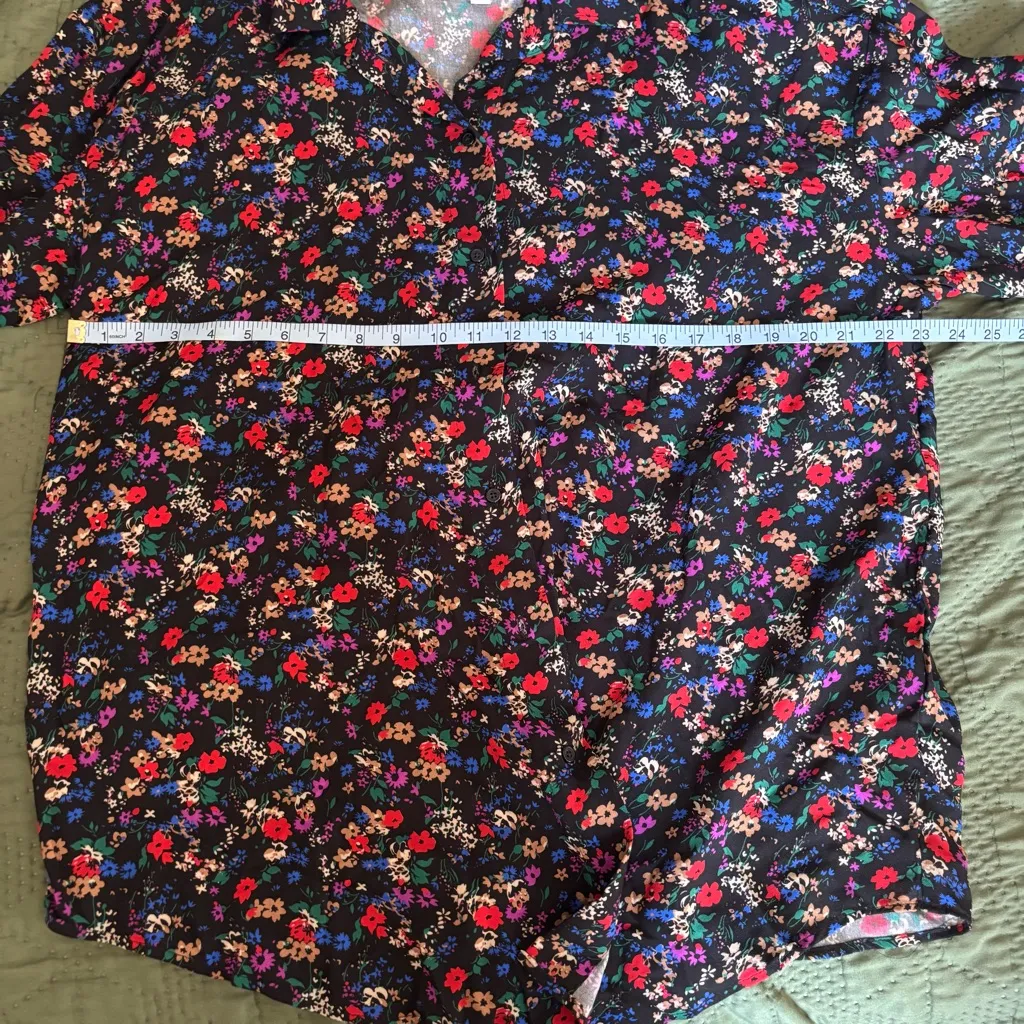 Gap floral maternity blouse - Image 3