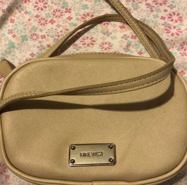 Cross Body - Image 3