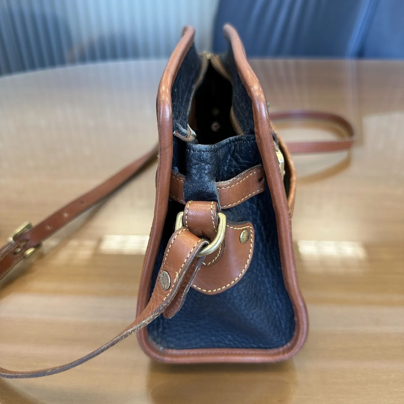 VTG Dooney & Bourke Black‎ Pebbled Leather Equestrian Buckle Satchel Bag Purse - Image 7