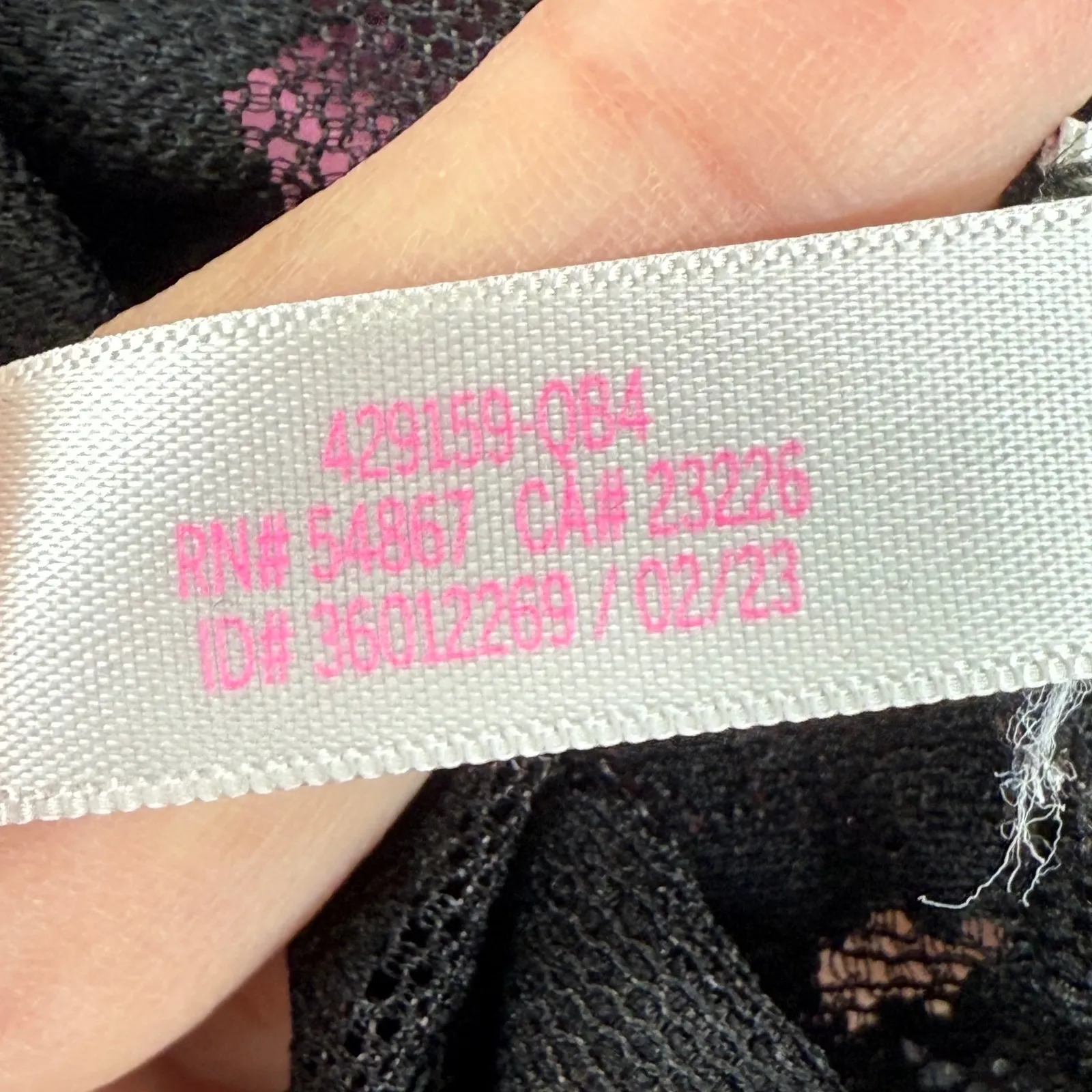 PINK Victoria's Secret Black Lace Bralette Size Medium Adjustable Strap‎ - Image 5