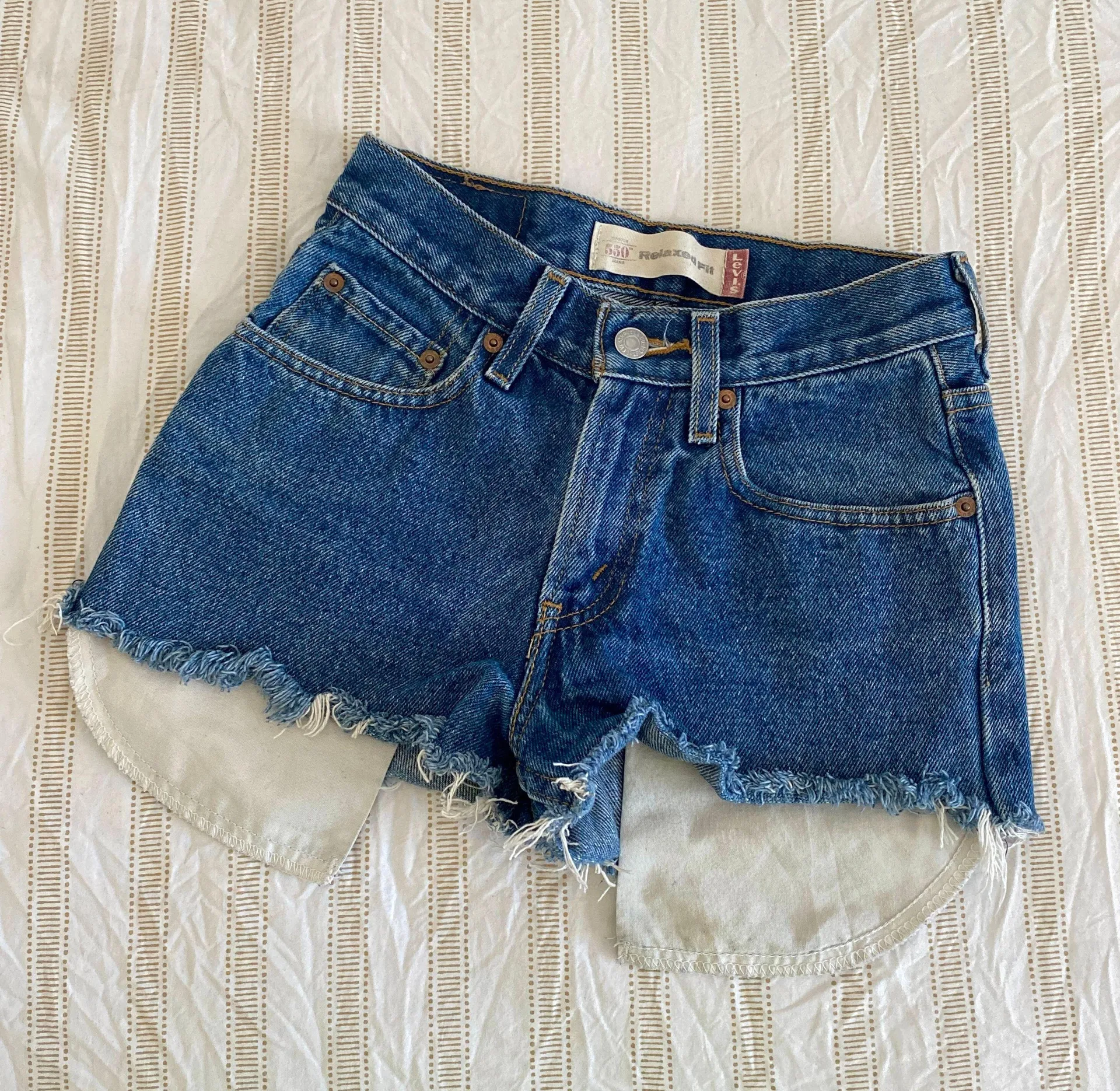 Levi’s Medium Wash Denim Levi 550 Cut Off Shorts - Image 2