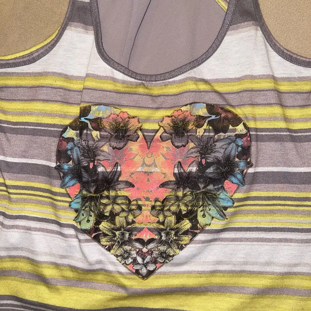 Dots Yellow Gray Graphic Tank Top Y2K size small shirt - Image 4