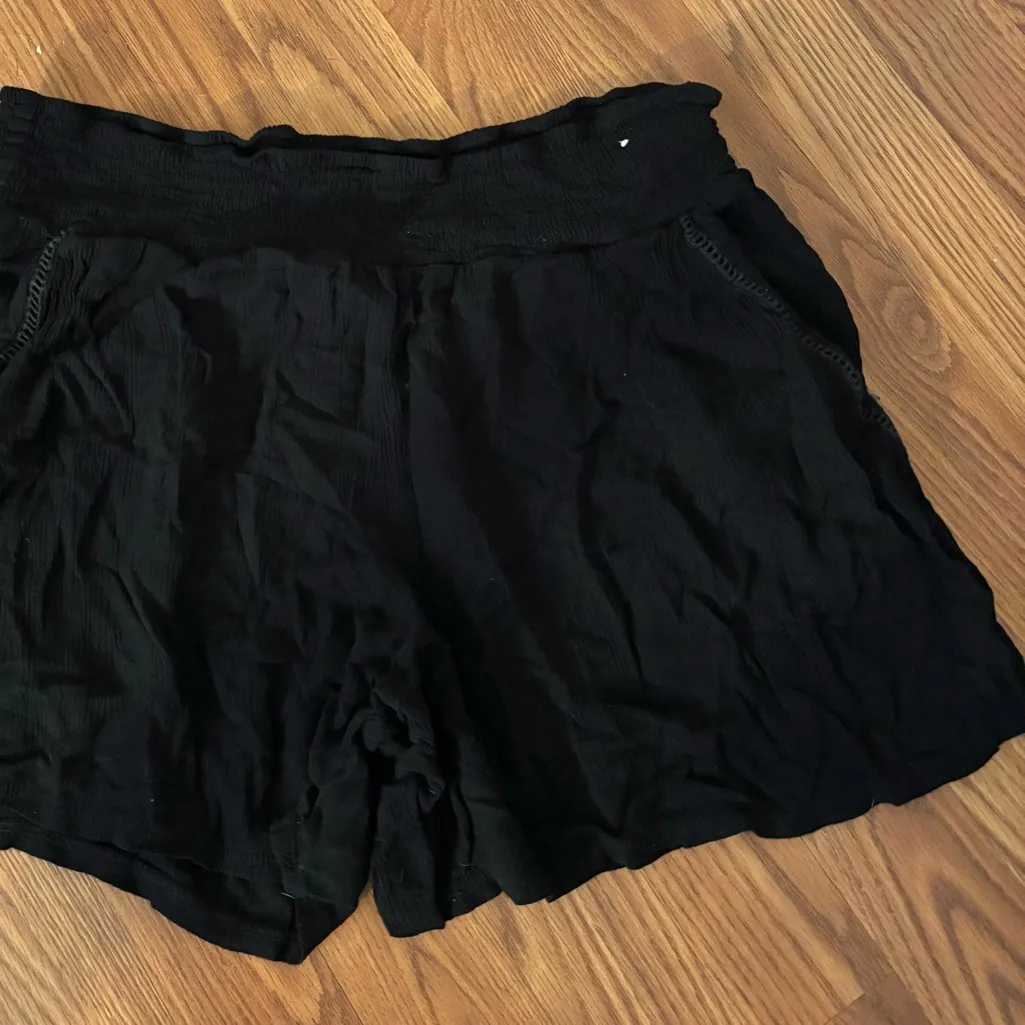 💥 Three Dots Black Pull-On Shorts - Image 2