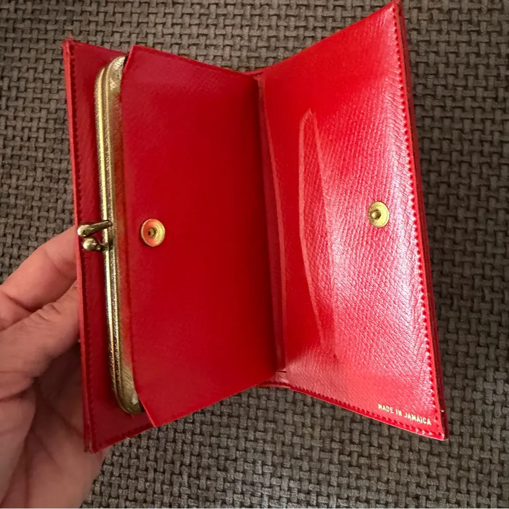 Vintage Red Vegan Leather French Kiss Lock Wallet Made in Jamaica Gold Hardware - Image 7
