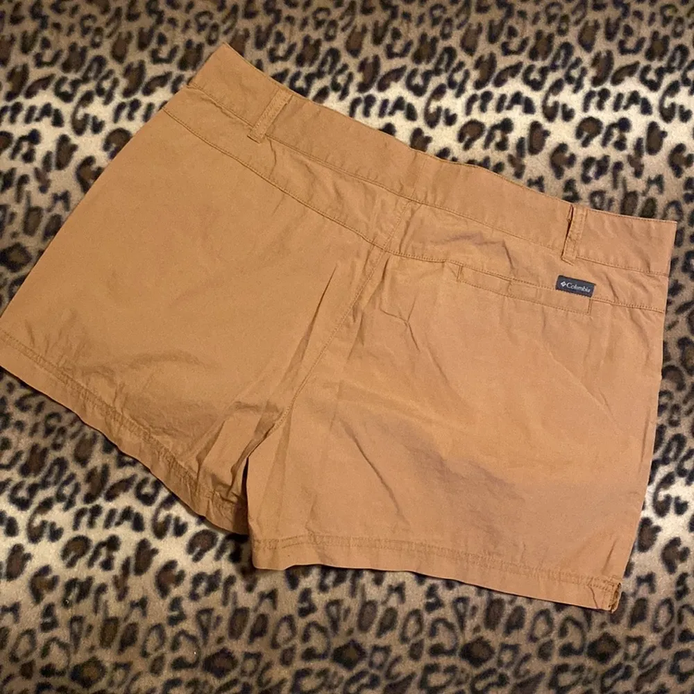 Columbia Shorts Women’s Size 16 Columbia Sportswear Women's Washed Out Shorts 4” - Image 3