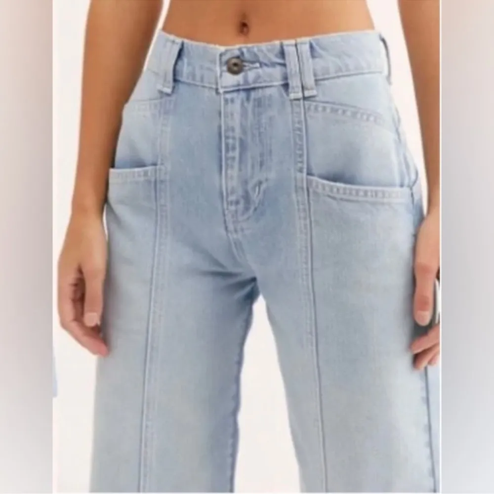 We the Free Let Sunshine In Wide leg Cropped Jeans Sz 26 Light Wash - Image 2