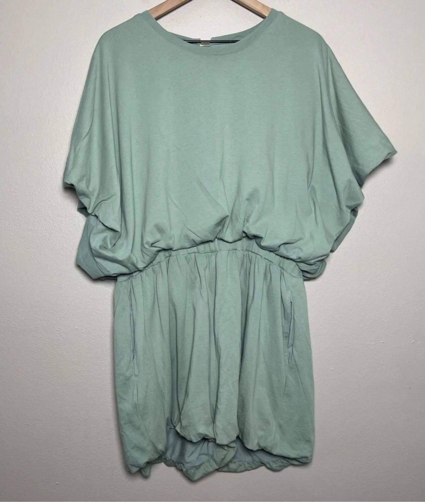 Los Angeles Loungewear Bubble Romper Sz M - Image 4