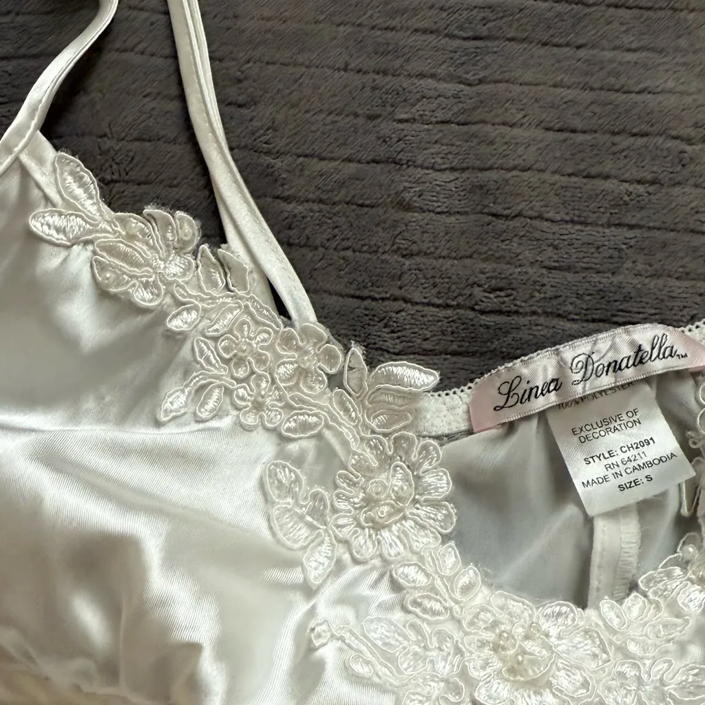 Linea Donatella vintage? White sheer beaded slip - Image 4