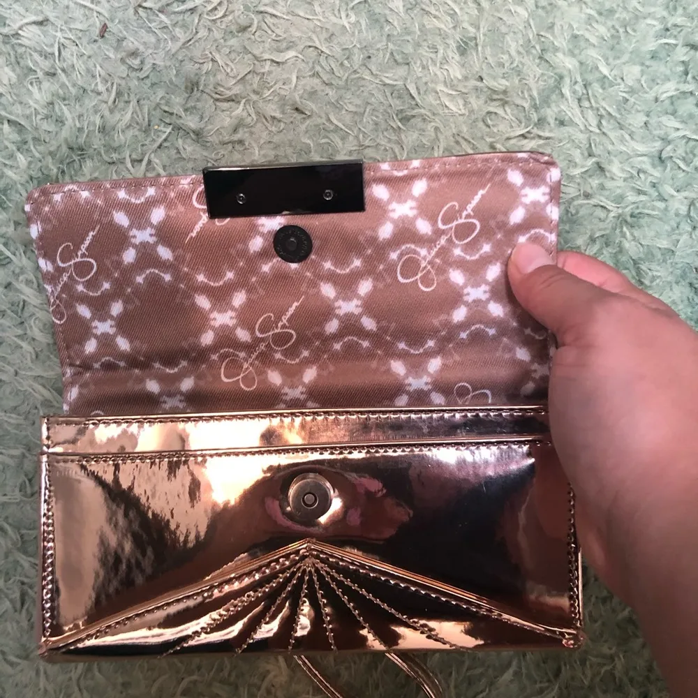 NWT JESSICA SIMPSON WRISTLET - Image 4
