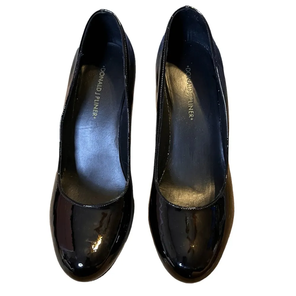 Donald Pliner Black Shiny Heels With Purple Faux Snake Trim - Image 2