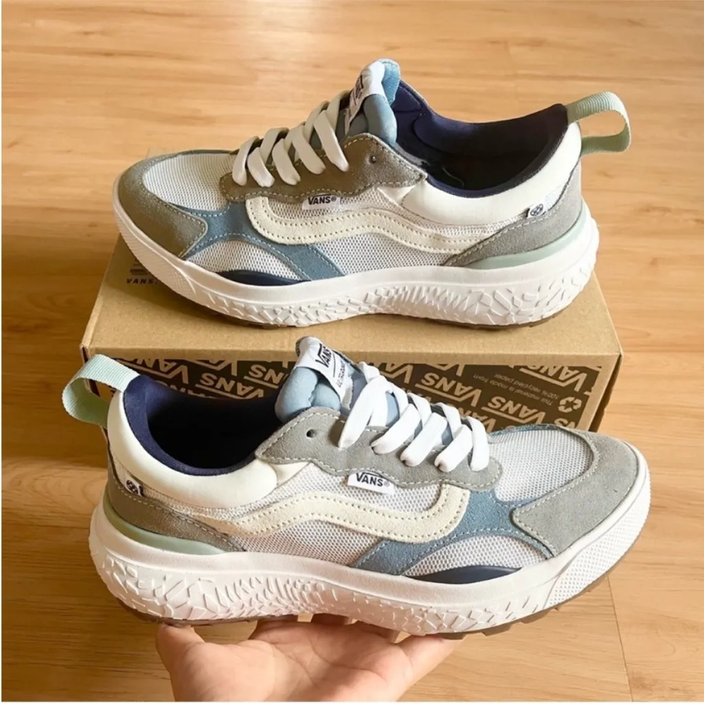 Vans UltraRange Neo VR3 Shoe
VNOOOCWEBER Women 10.5 USMens 9.OUS - Image 7