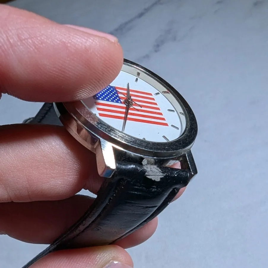 Vtg 1990s Women's American Flag Face Black Leather Band Quartz Wrist Watch - Image 4