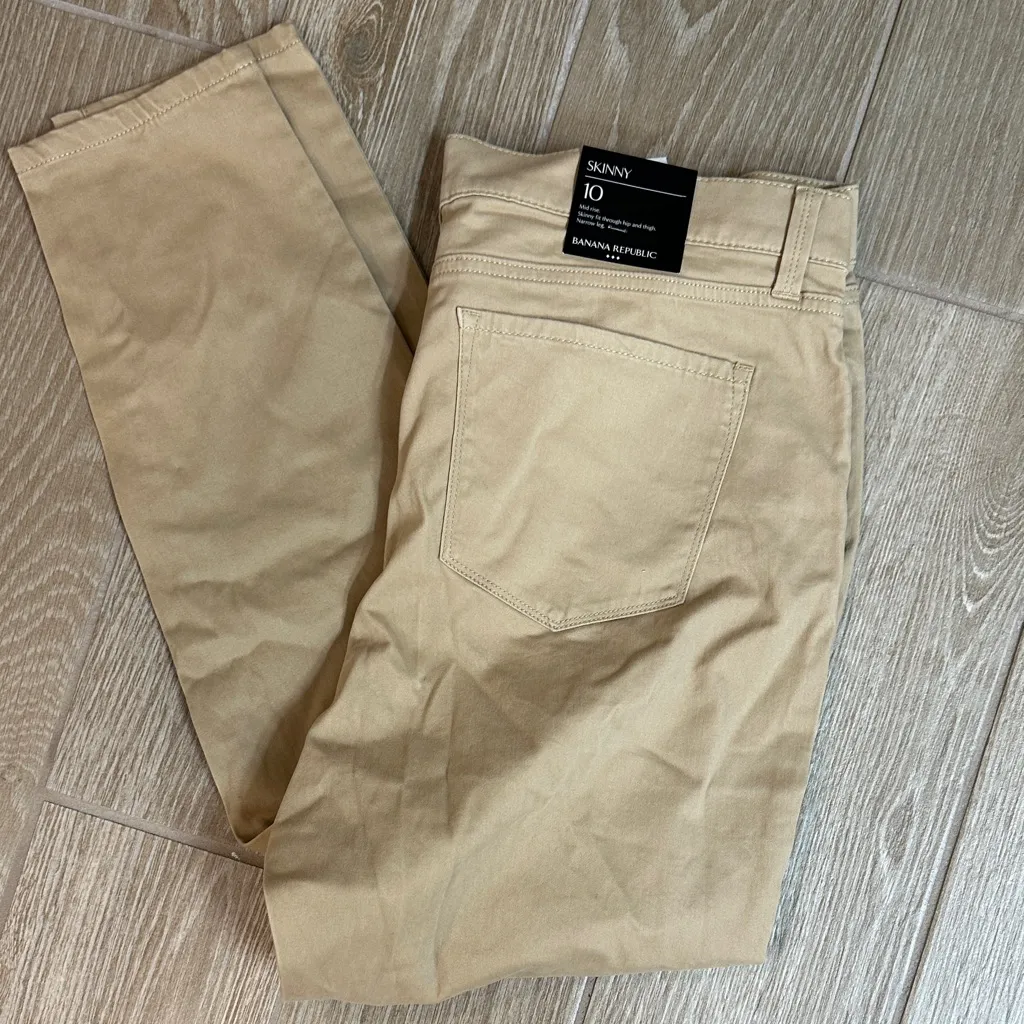Banana Republic Midrise Skinny Khaki Chinos NWT - Image 3
