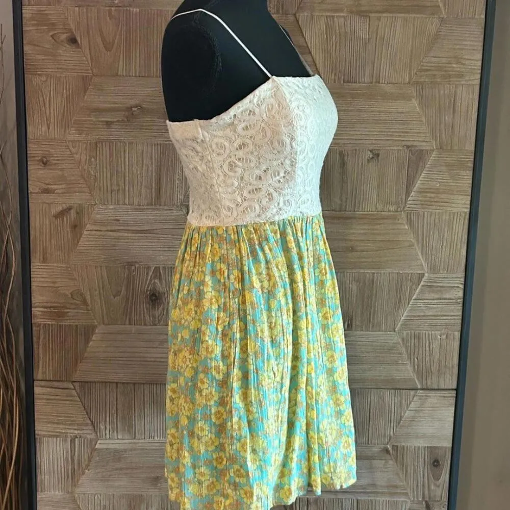 Jodi Kristopher Juniors/Womens Dress XS Beige Lace Yellow Floral sleeveless - Image 3