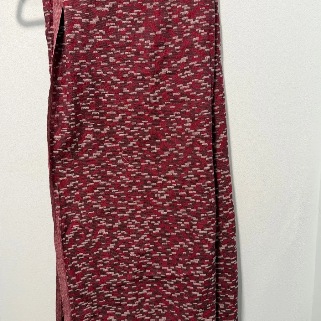 Lululemon Sun To Moon Scarf Angel Wing /
Cranberry / Bordeaux Drama (Ruana) - Image 5