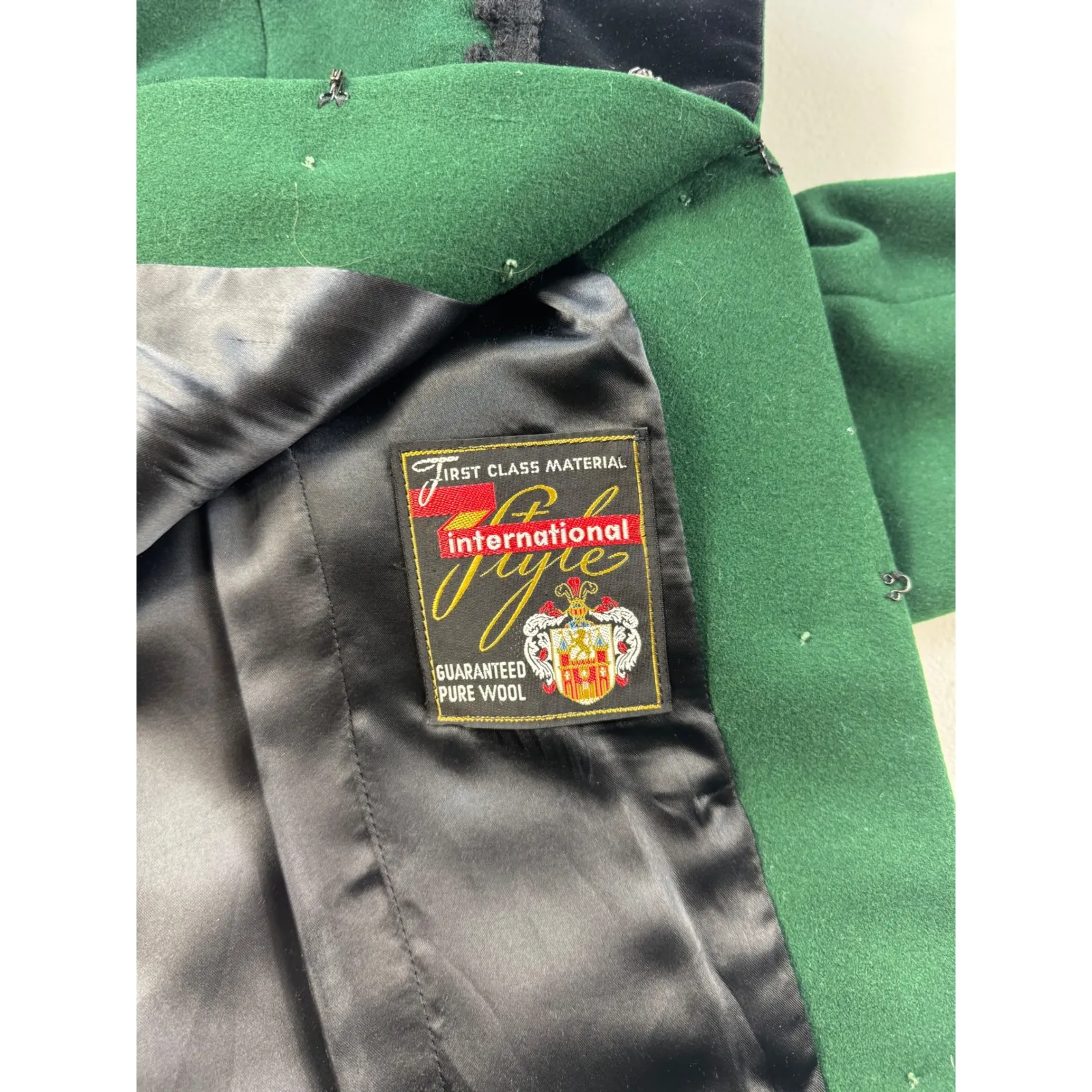 Vintage‎ Wool Skirt Suit Green Velvet Trim Cropped Jacket Set 16 - Image 9