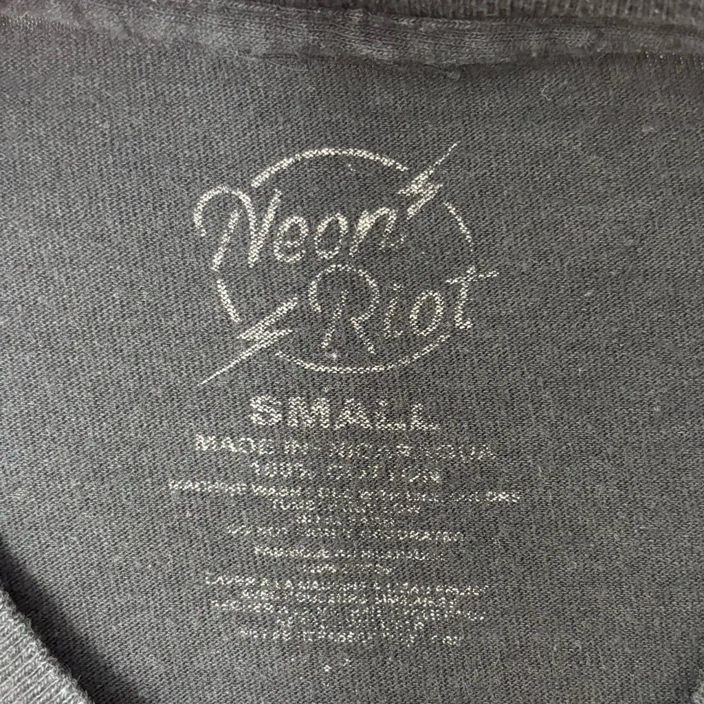 Neon Riot BlackShort Sleeve Tee Gothic Skeleton Heart Crop with Red Heart Design Black - Image 5