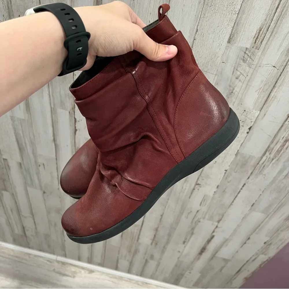 Abeo Exeter Maroon Slouchy Leather Booties Flats Womens 9.5 Red - Image 7