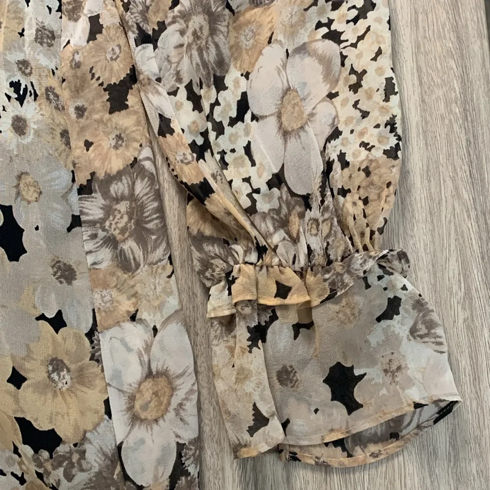 Joie Silk Amorita Cold Shoulder Long Sleeved Dress in Caviar Size Small - Image 6