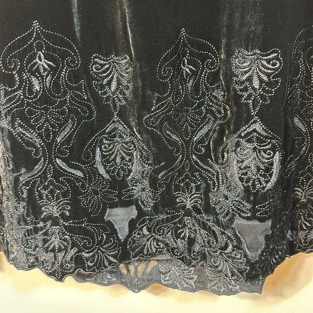 T Tahari Black Crushed Velvet Rayon Silk Sleeveless Dress Women Size Medium - Image 3