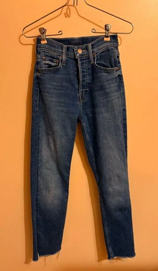 Mother Tomcat Ankle Fray Jeans in Let’s Just Be Friends - Image 5