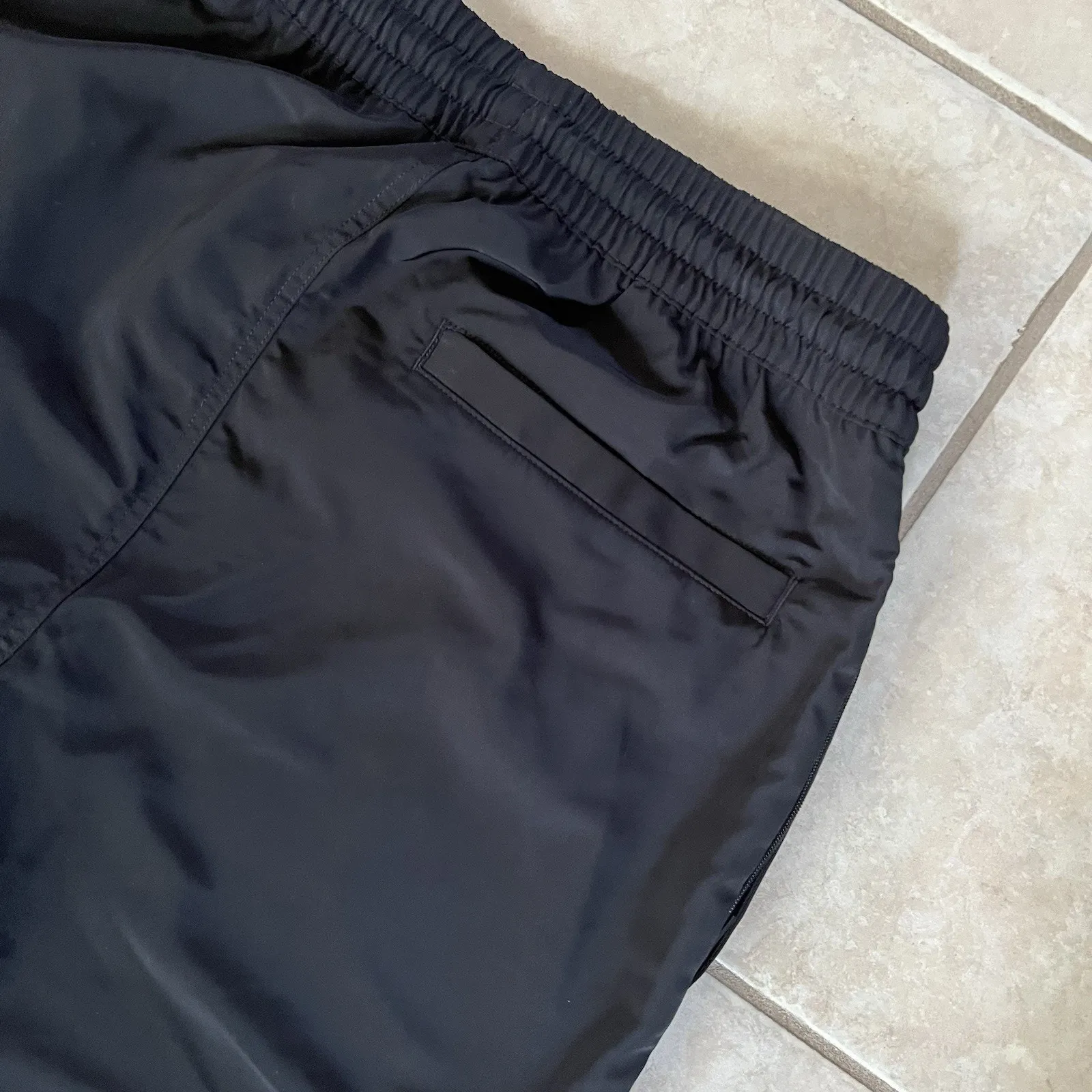 ALO Yoga Courtside Tearaway Side Snap Button Pant Women’s Size XS Triple Black - Image 12