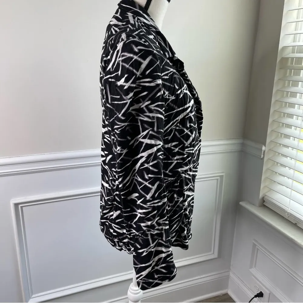 Aritzia Talula open‎ front abstract light jacket size 8 - Image 3