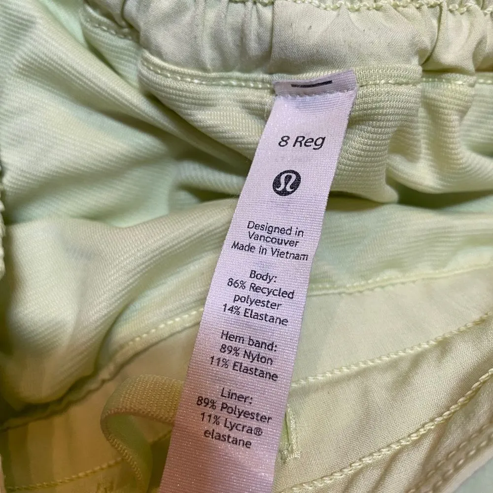 Lululemon Women’s Size‎ 8 Hotty Hot Low Rise Short 2.5" Crispin Green - Image 4
