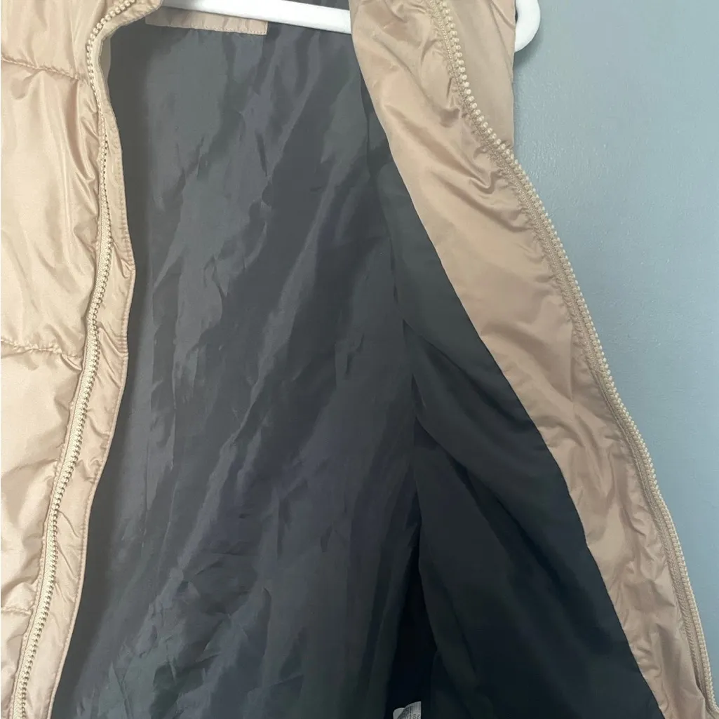 Old navy puffer vest - Image 3