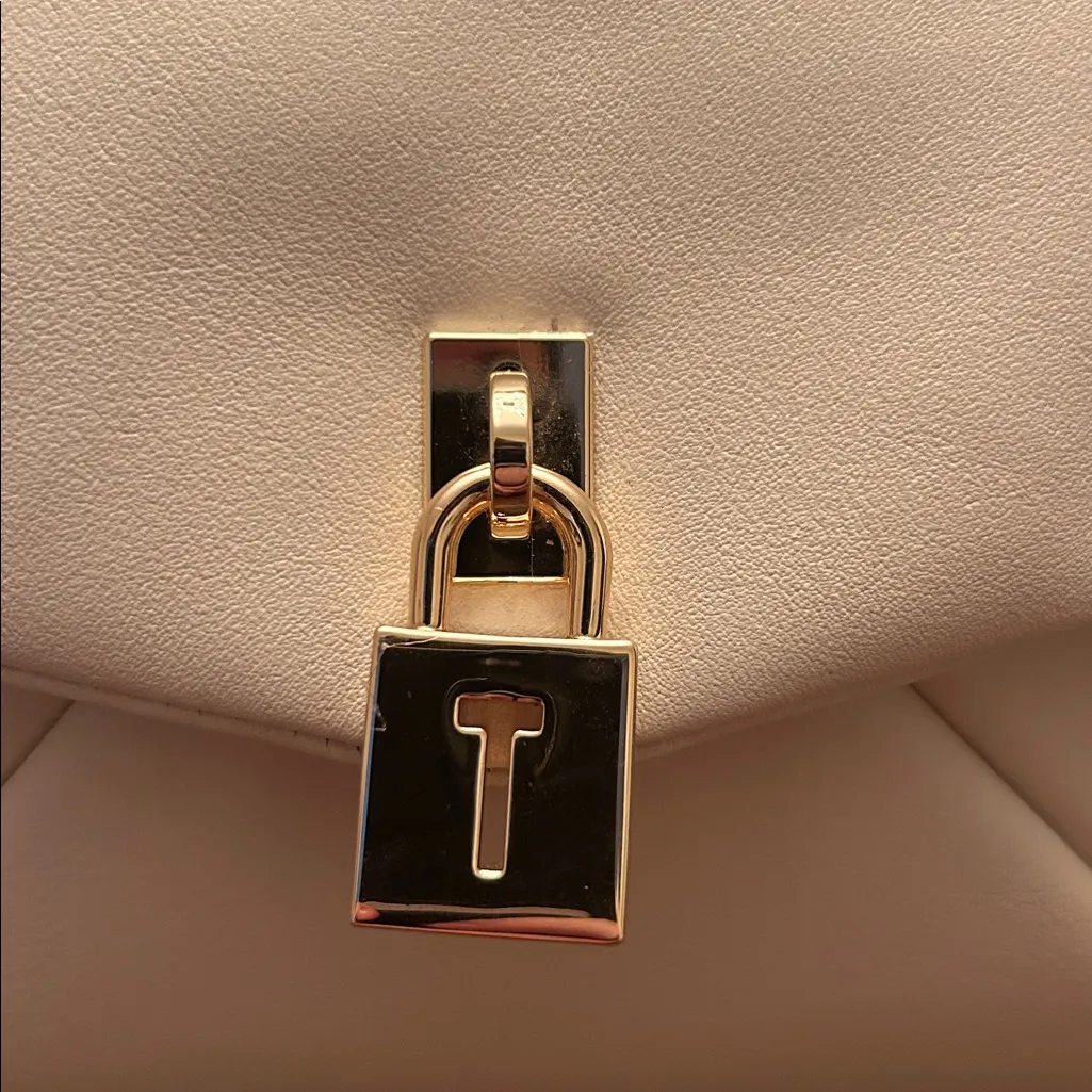 Ted Baker London Avicon Small Padlock Top Handle Crossbody Bag in Cream NEW - Image 9