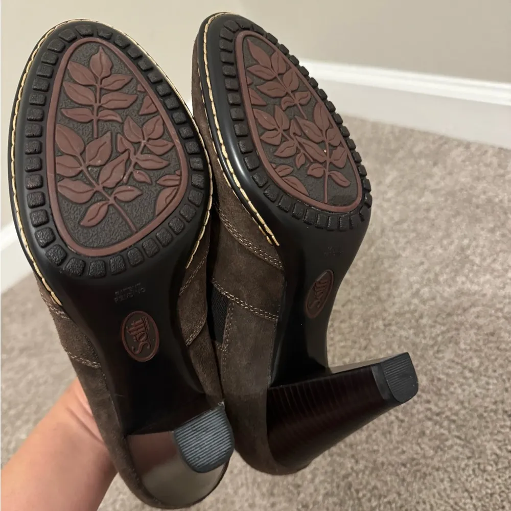 Sofft Simola Kenya Brown Suede Booties Size 8.5 M - Image 6