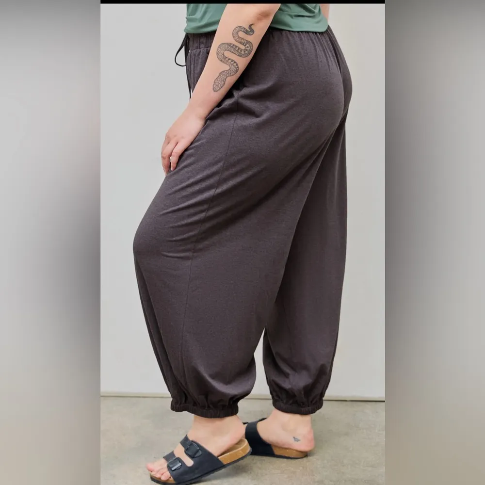 NWT!! SOLID KNOTTED JERSEY TROUSERS CURVE & PLUS From Cider, Comfy AND Sleek - Image 5