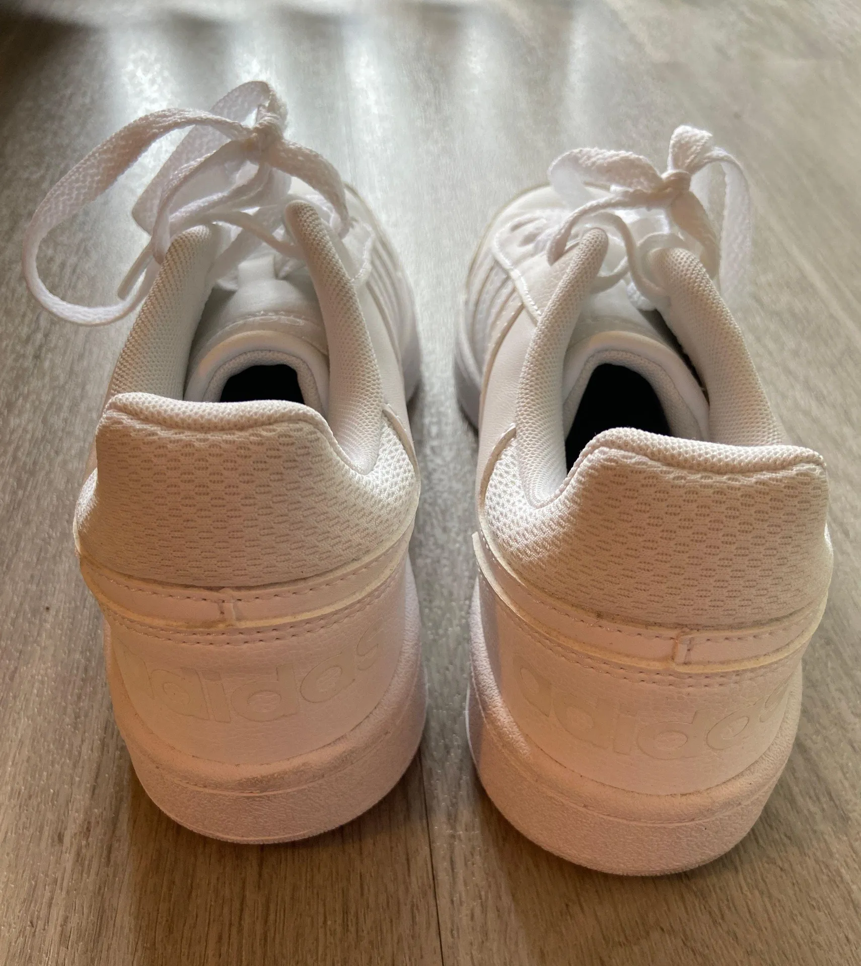 Hoops 2.0 Sneakers - Image 2