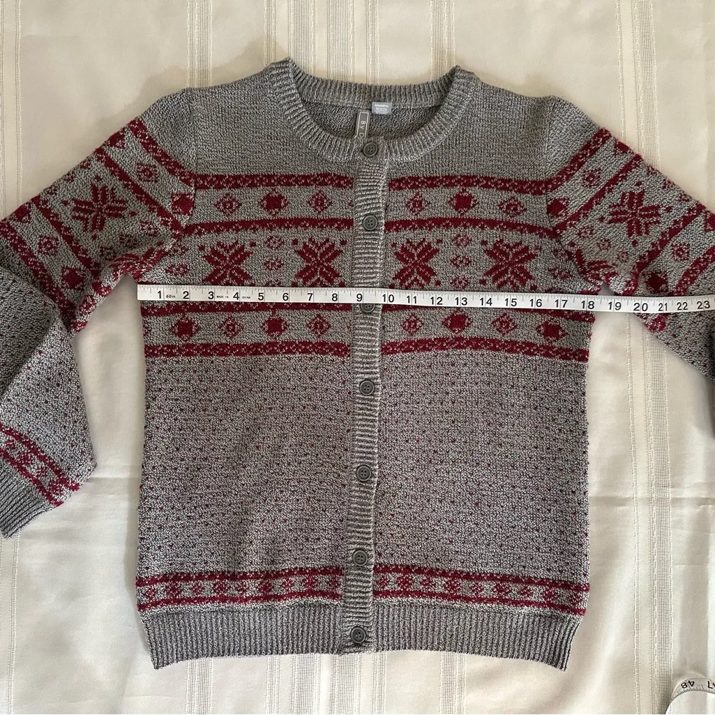 Elegant Gray and Red Patterned Women's Cardigan Size M - Image 7