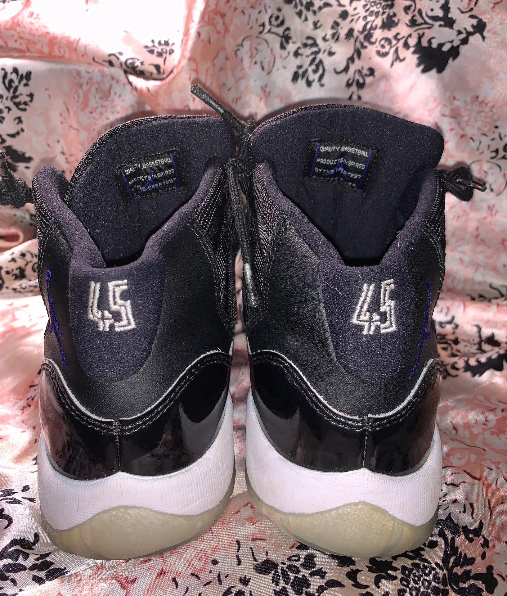 Jordan 11s space jams - Image 4