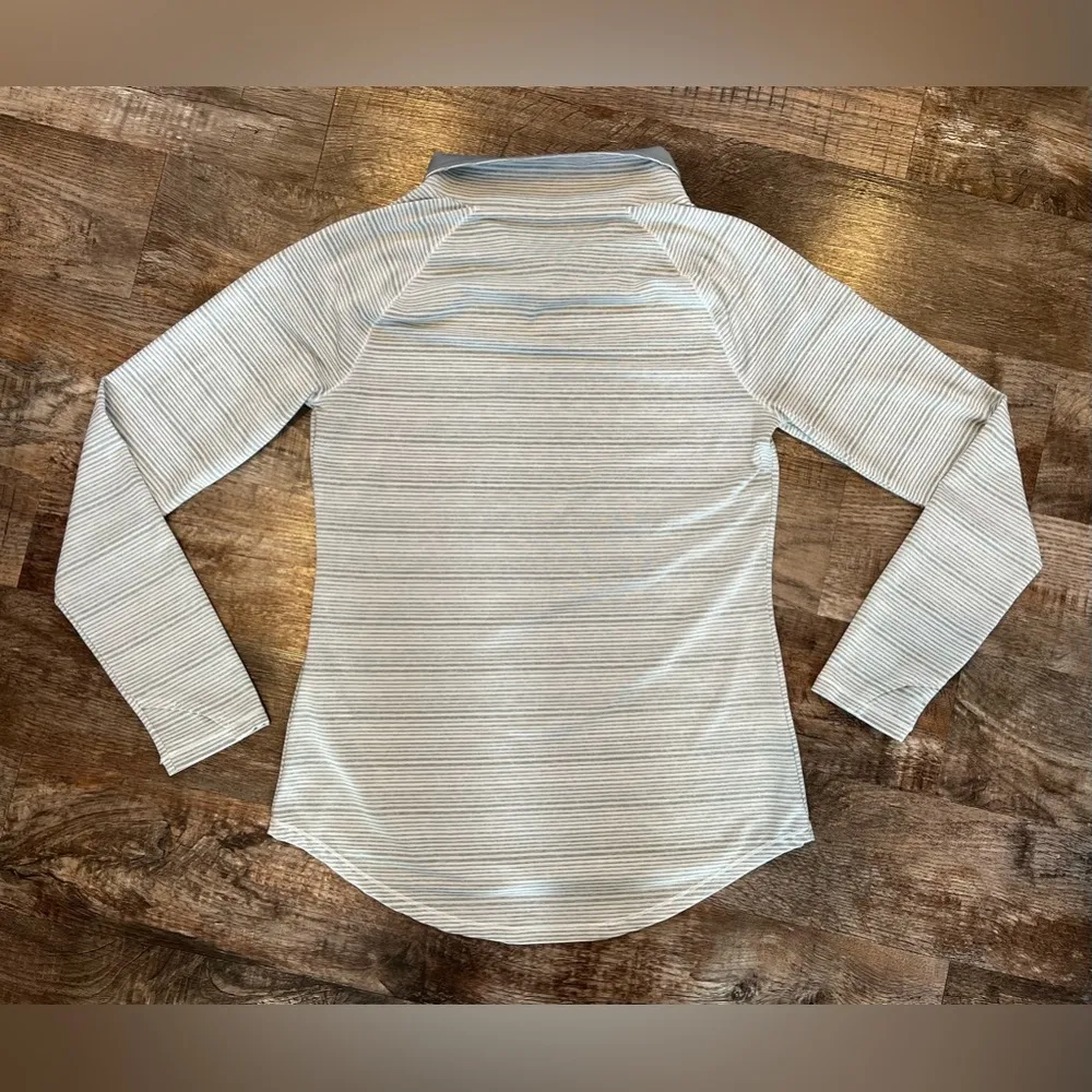 NWOT Under Armour Women’s Long Sleeve - Image 6