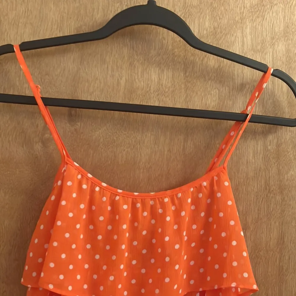 Forever 21 orange with white polka dots spaghetti strap blouse size small - Image 3