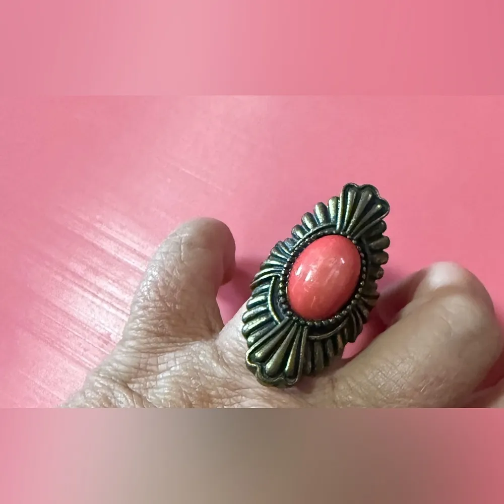 Large Chunky Red Stone Ring Size 7 Gold - Image 2