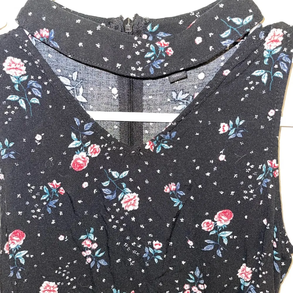 Black Floral Jumper Size XS - Image 3