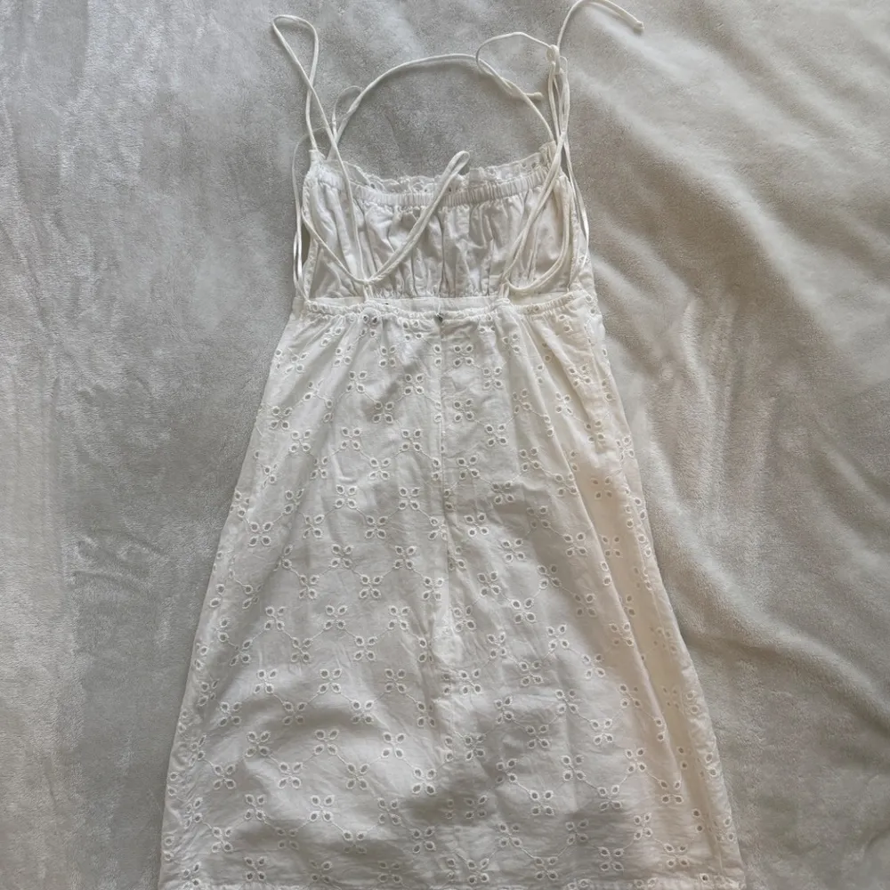 White Lace Mini Dress - Pull & Bear - Image 4