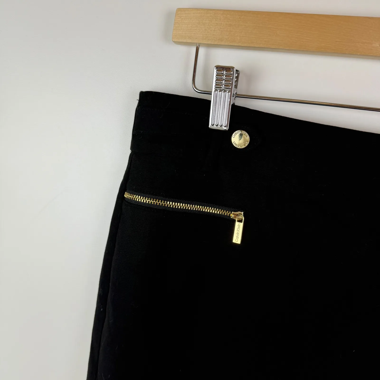 Calvin Klein Black Pencil Skirt Size 8 Office Career Minimalist Capsule Classic - Image 2