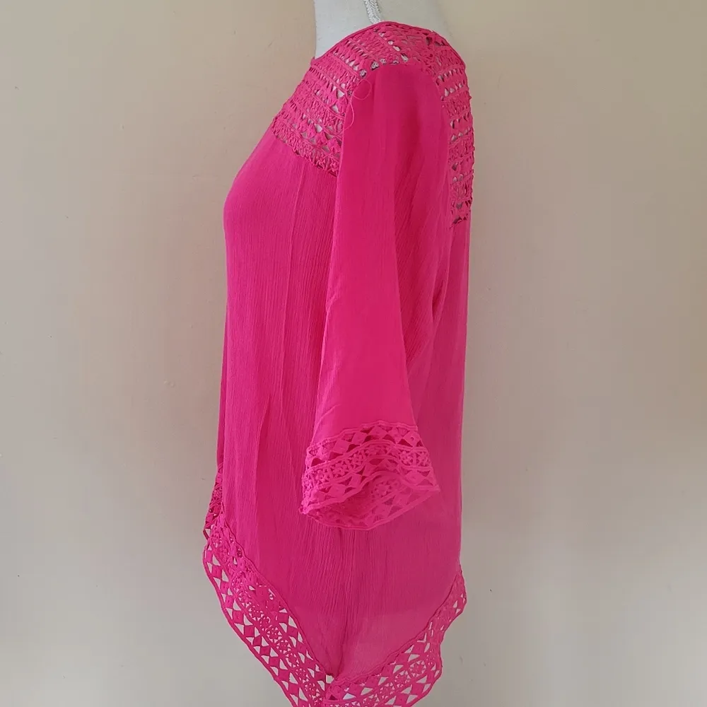 Profile Apparel fuchsia guaze blouse size medium - Image 4