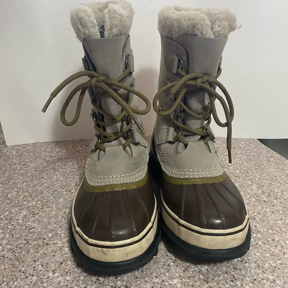 Sorel Women’s Caribou boot size 6 - Image 5