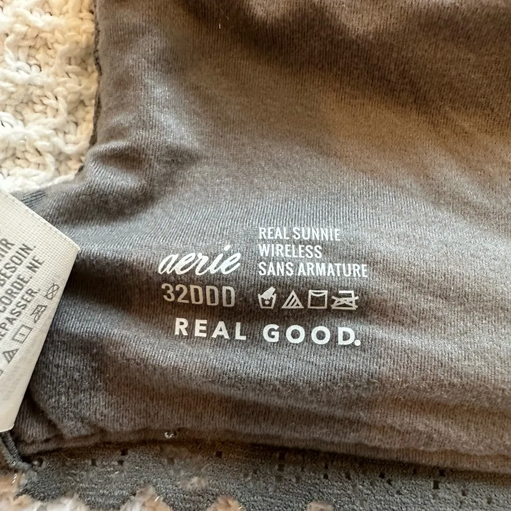 NWT AERIE Real Sunnie Wireless push up bra in grey size 32DD / 32E flower lace - Image 8
