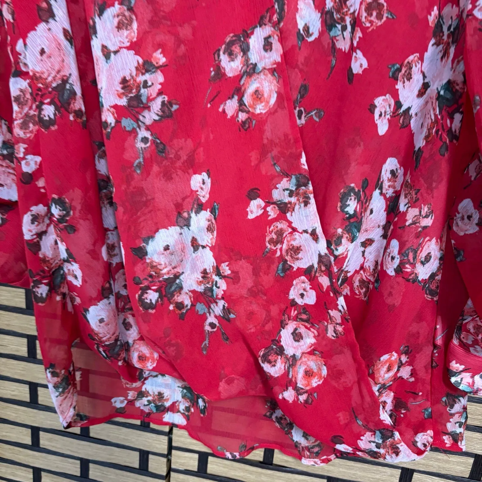 Kut From The Kloth Red‎ Floral Blouse Size Large - Image 4