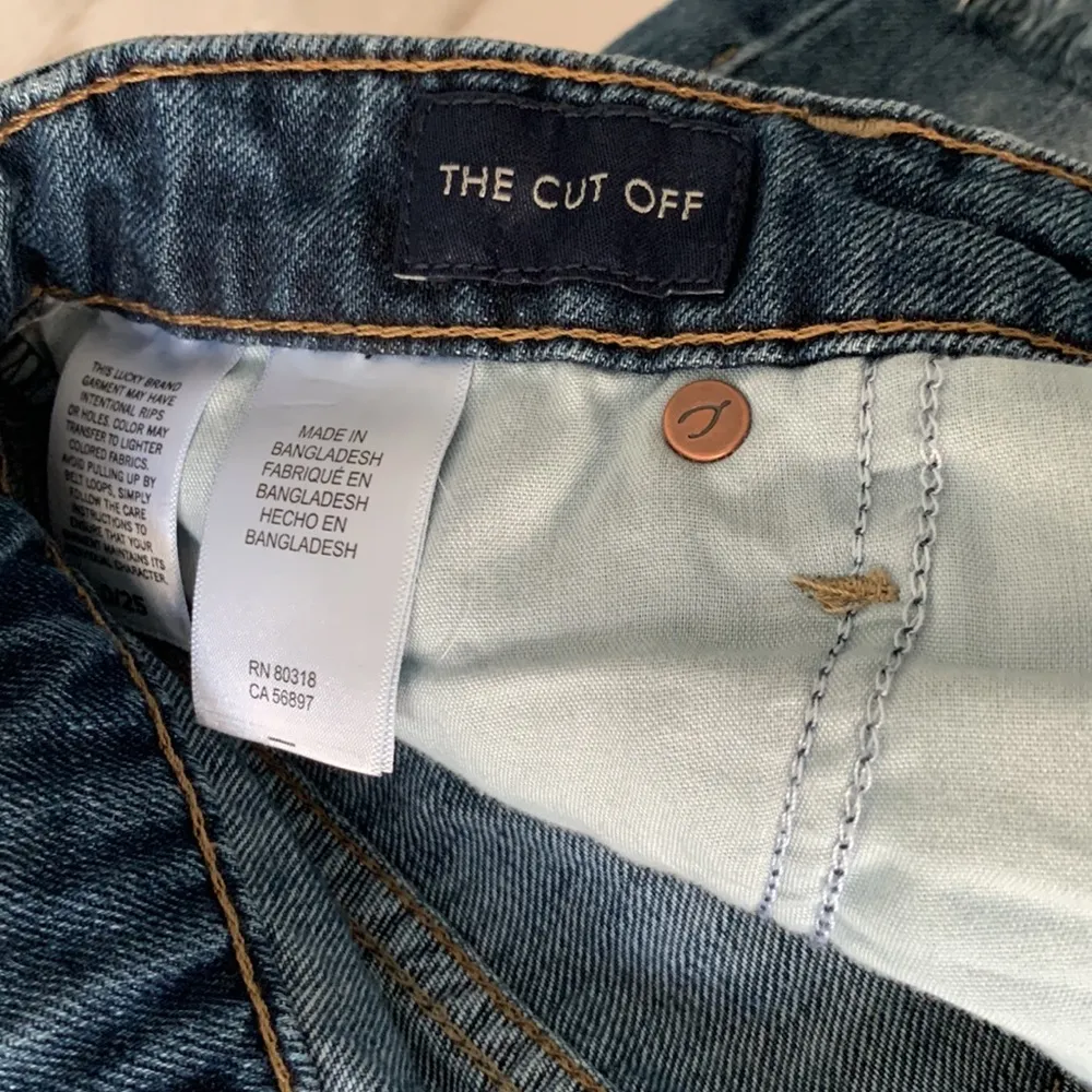 Lucky Brand  The Cut Off Denim Shorts - Image 7