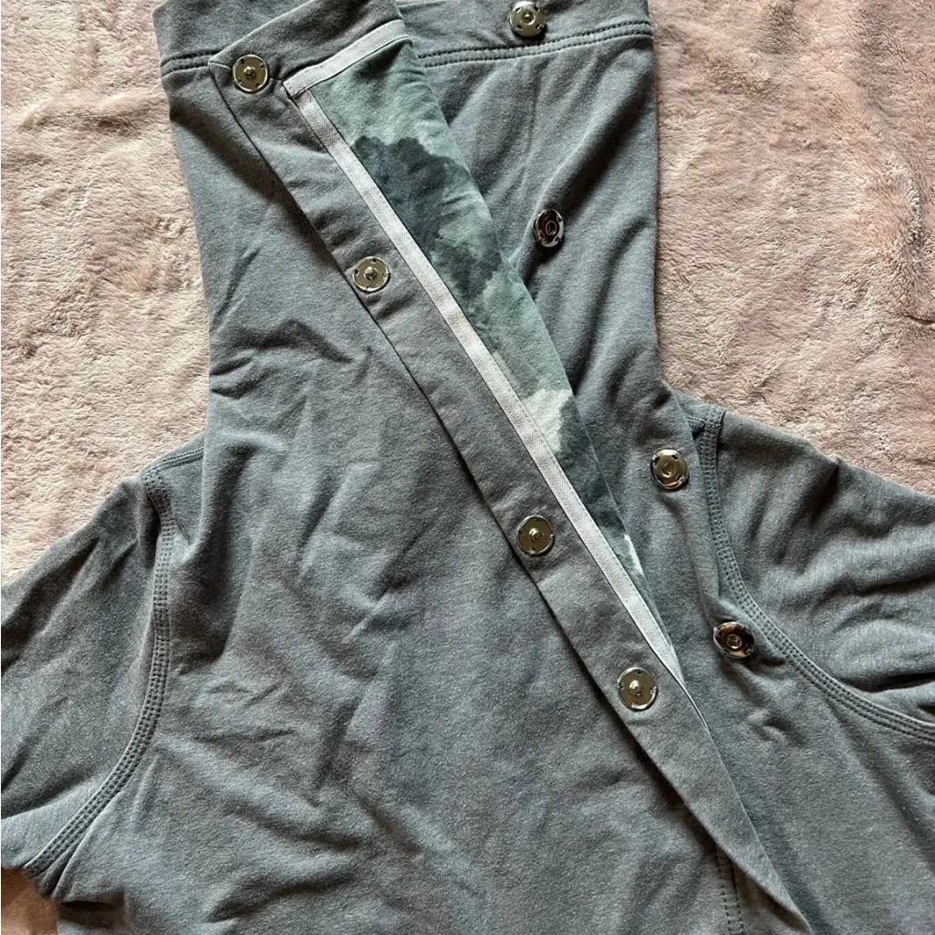 Lululemon Black Wrap Jacket Snap Shawl Collar Oscar Wilde Quote Size‎ 4 Gray - Image 5