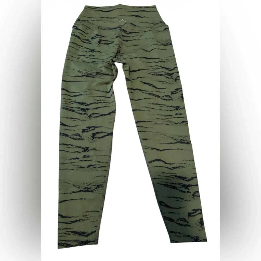 Beyond Yoga High‎ Waisted Legging Olive Green Tiger Print Womens M 23” - Image 3