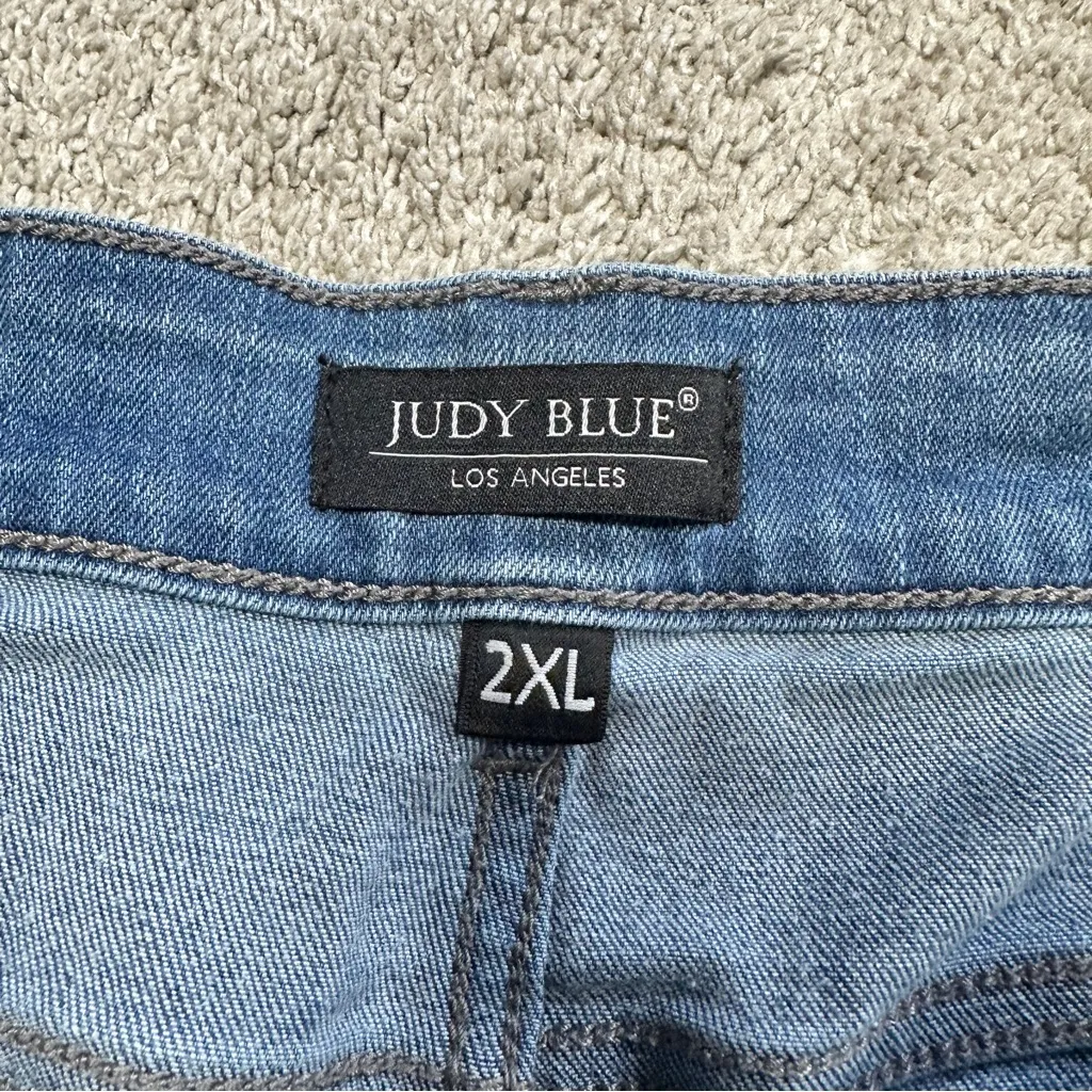 Judy Blue Women’s Denim Shorts Distressed Mid Rise JB15207LT in Medium Wash 2XL - Image 8
