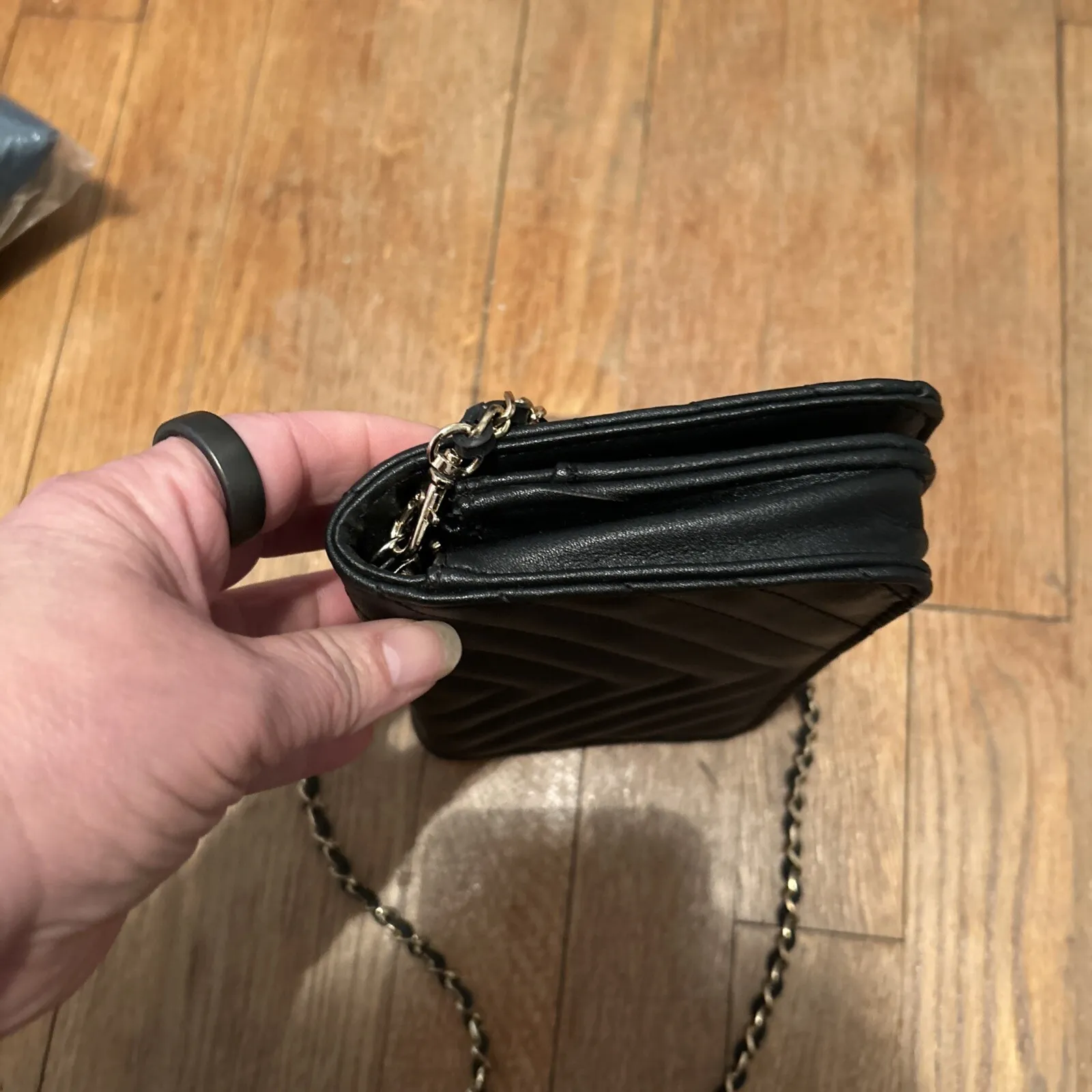 BCBG Paris crossbody bag Quilted Gold Chain Strap Lot Of Pockets Black - Image 4